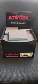 Gąbki ścierne dwustronne w różnych gradacjach
